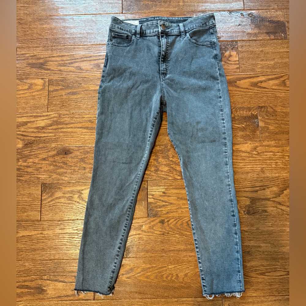 GAP Universal Jegging in Classic Gray